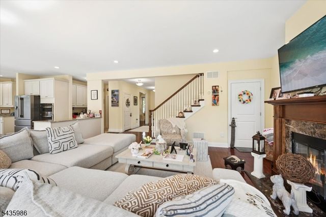 19 Green Valley Way, Harmony Twp., NJ 08865
