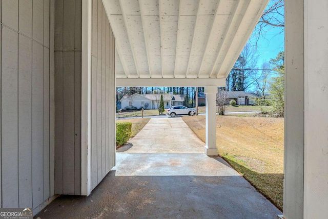 2419 Leslie Brook Drive, Decatur, GA 30035