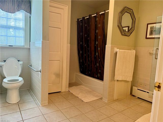 405 Meadow LN, Franklin, VA 23851