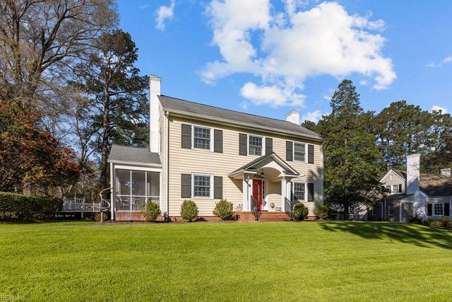 405 Meadow LN, Franklin, VA 23851