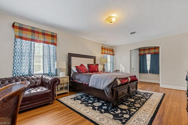 405 Meadow LN, Franklin, VA 23851