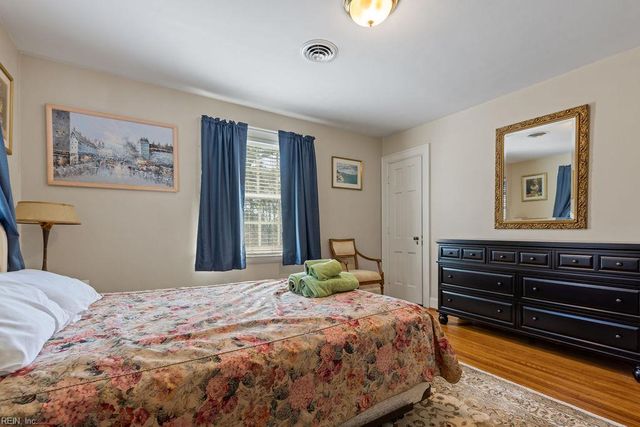 405 Meadow LN, Franklin, VA 23851