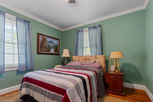 405 Meadow LN, Franklin, VA 23851