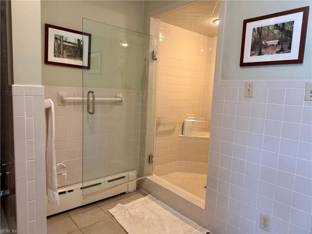 405 Meadow LN, Franklin, VA 23851