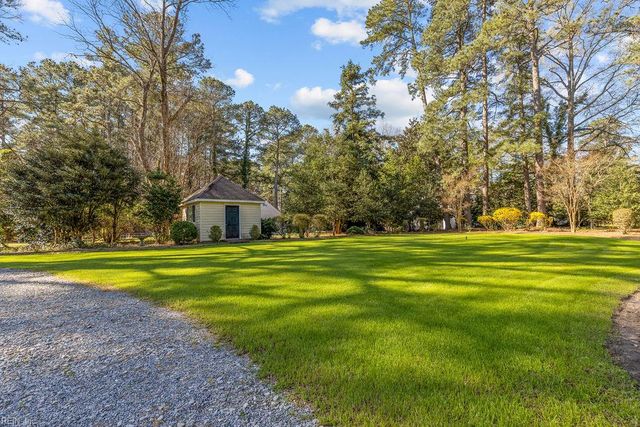 405 Meadow LN, Franklin, VA 23851