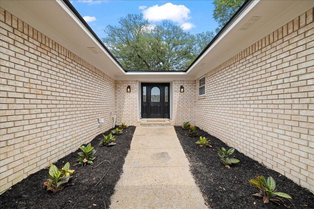 403 Cheyenne Circle, Fort Walton Beach, FL 32547