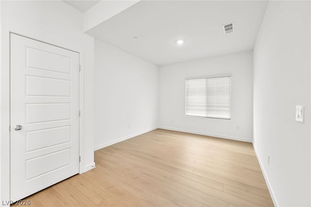 3363 Dancing Waters Street, Las Vegas, NV 89129