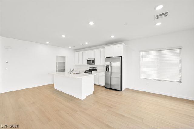3363 Dancing Waters Street, Las Vegas, NV 89129