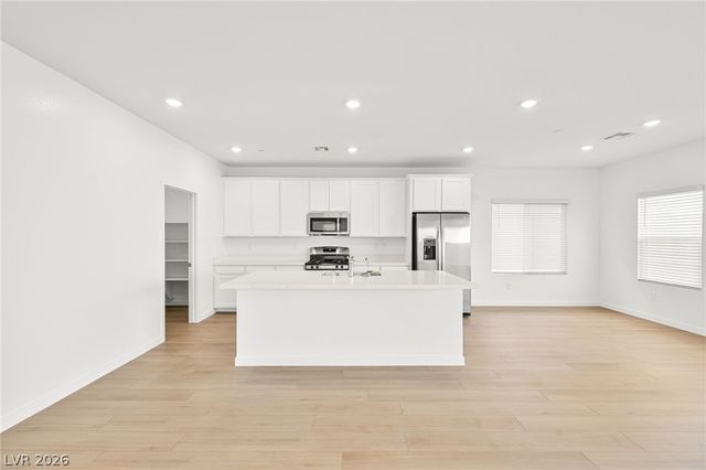 3363 Dancing Waters Street, Las Vegas, NV 89129