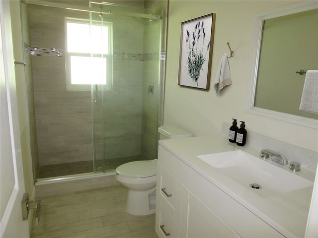 66 OAKLAND HILLS COURT, Rotonda West, FL 33947