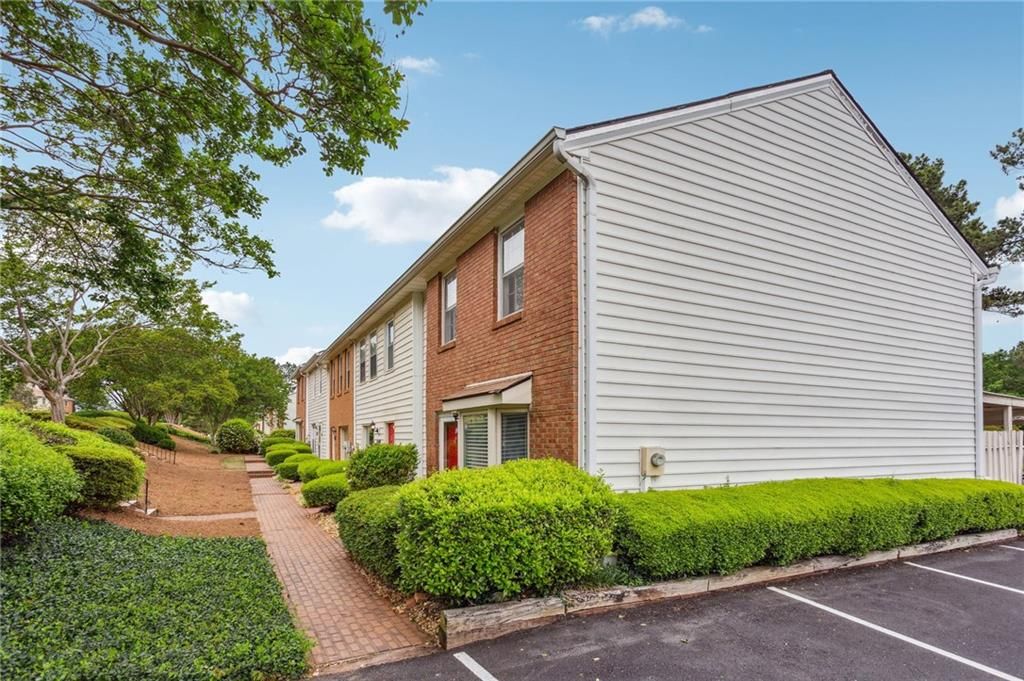 102 Holcomb Ferry Road, Roswell, GA 30076