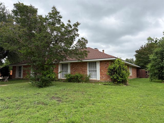 6301 Wheaton Drive, Fort Worth, TX 76133