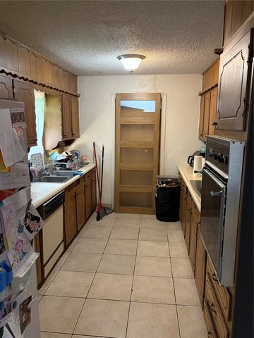 6301 Wheaton Drive, Fort Worth, TX 76133