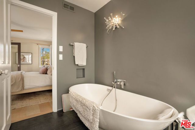 1019 26th Street, Santa Monica, CA 90403