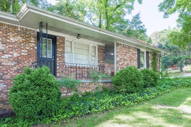 4236 Beaver Ruin NW Court, Lilburn, GA 30047