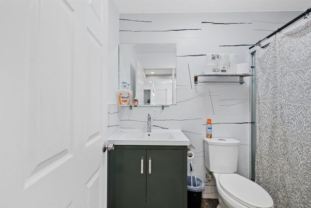 923 Kelvin Rd, El Sobrante, CA 94803