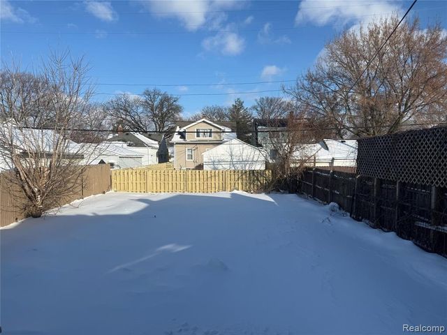 7377 Bernice, Center Line, MI 48015