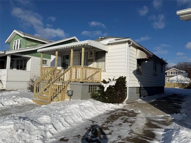 7377 Bernice, Center Line, MI 48015