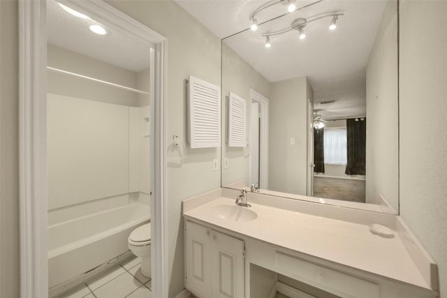 11907 Southlake Drive, Houston, TX 77077