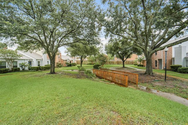 11907 Southlake Drive, Houston, TX 77077