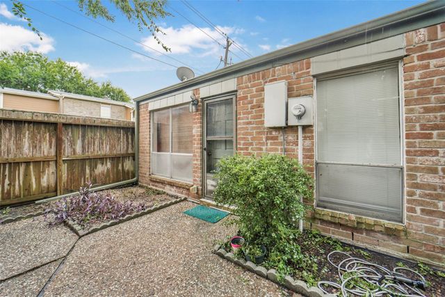 11907 Southlake Drive, Houston, TX 77077