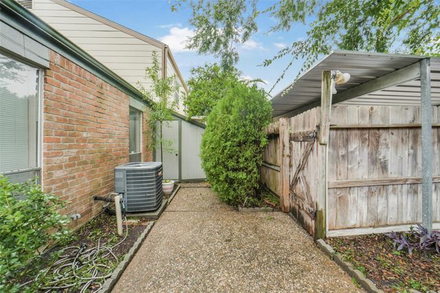 11907 Southlake Drive, Houston, TX 77077