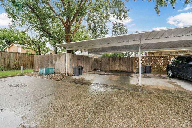 11907 Southlake Drive, Houston, TX 77077