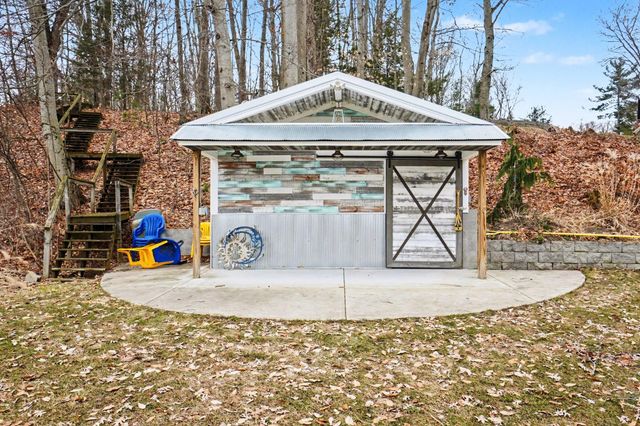 8906 Spring Hill Hill, Hesperia, MI 49421