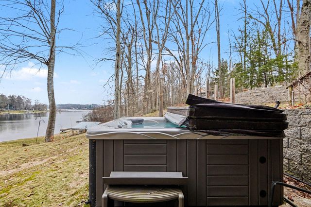 8906 Spring Hill Hill, Hesperia, MI 49421