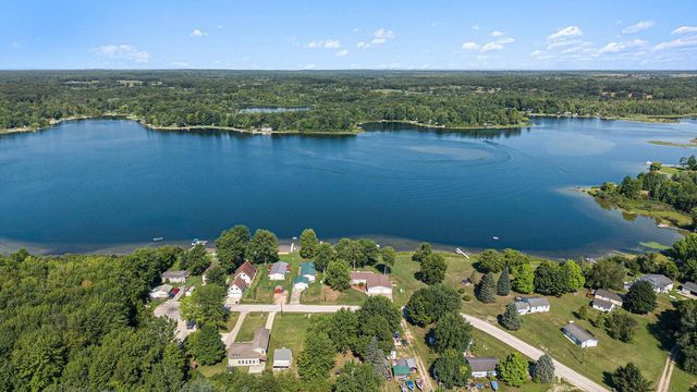 8906 Spring Hill Hill, Hesperia, MI 49421