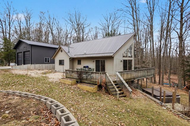 8906 Spring Hill Hill, Hesperia, MI 49421