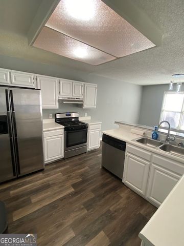 384 Lakeridge Court, Riverdale, GA 30274