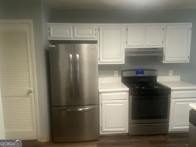 384 Lakeridge Court, Riverdale, GA 30274