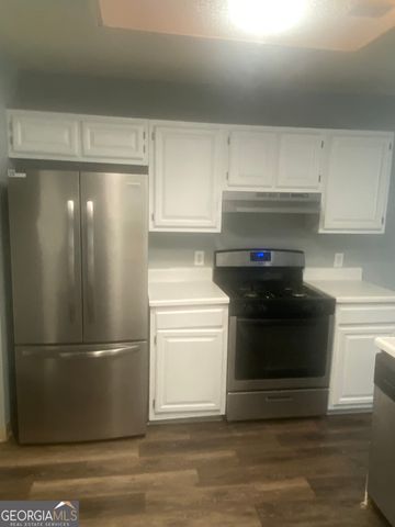 384 Lakeridge Court, Riverdale, GA 30274