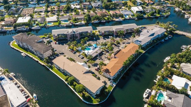 450 Paradise Isle Boulevard, Hallandale Beach, FL 33009