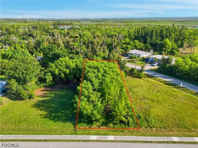 5426 Avenue E, Bokeelia, FL 33922