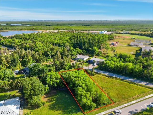 5426 Avenue E, Bokeelia, FL 33922