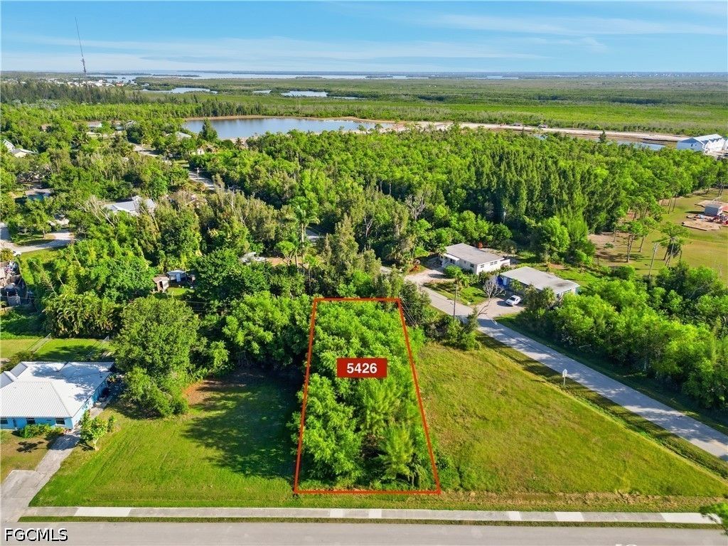 5426 Avenue E, Bokeelia, FL 33922