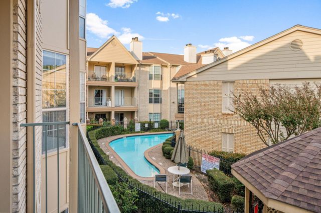 12550 Whittington Drive 811, Houston, TX 77077