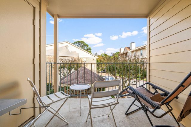 12550 Whittington Drive 811, Houston, TX 77077