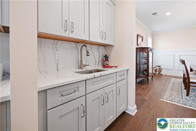 7733 Valor Drive, Springfield Twp, PA 18036