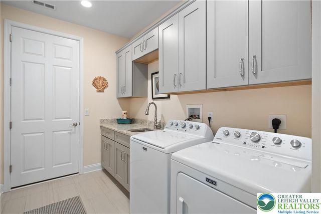 7733 Valor Drive, Springfield Twp, PA 18036