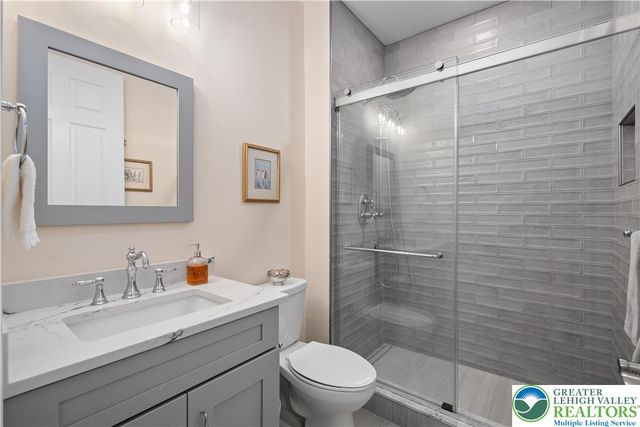 7733 Valor Drive, Springfield Twp, PA 18036