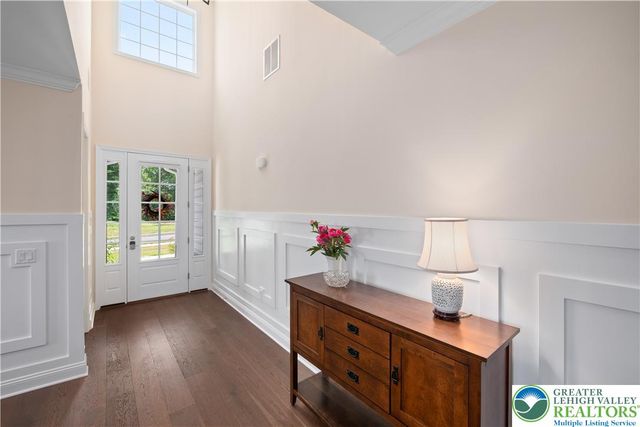 7733 Valor Drive, Springfield Twp, PA 18036