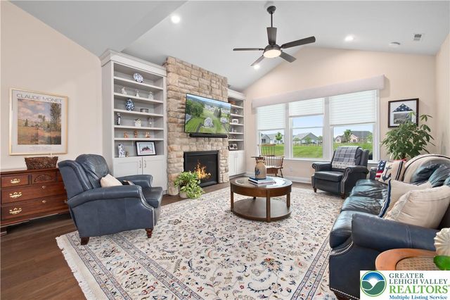 7733 Valor Drive, Springfield Twp, PA 18036