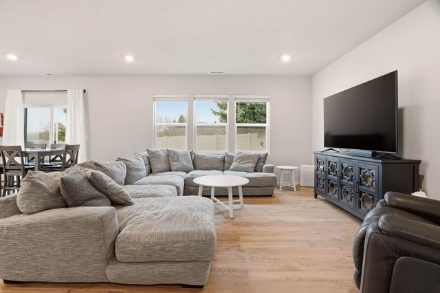 8218 S Allora Rd, Cheney, WA 99004