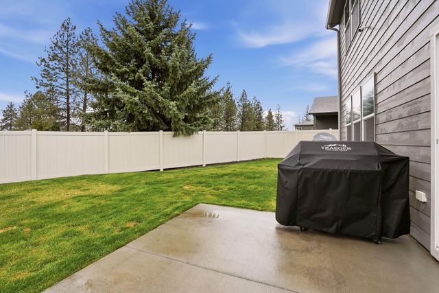 8218 S Allora Rd, Cheney, WA 99004