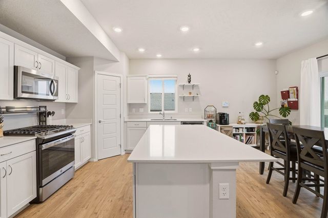 8218 S Allora Rd, Cheney, WA 99004