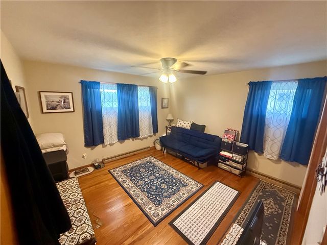 860 S Keel Ridge Rd, Hermitage, PA 16148