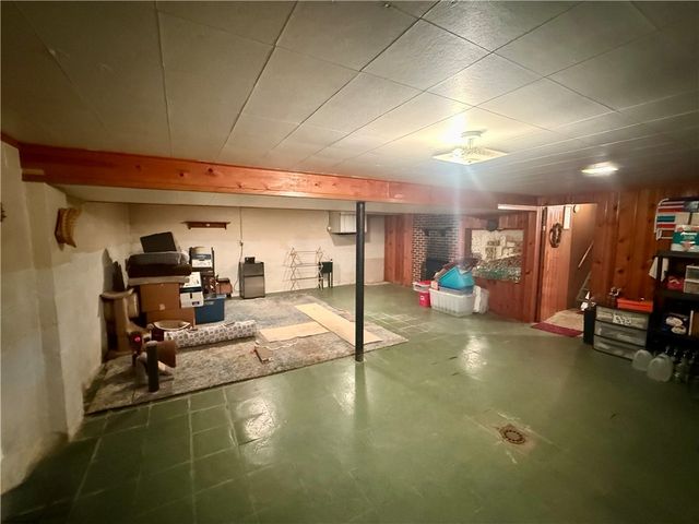 860 S Keel Ridge Rd, Hermitage, PA 16148